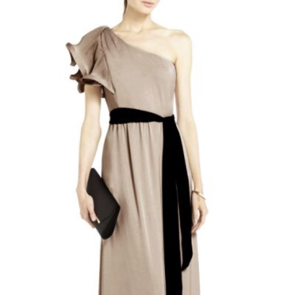 BCBG maxazria maxi beige / nude dress